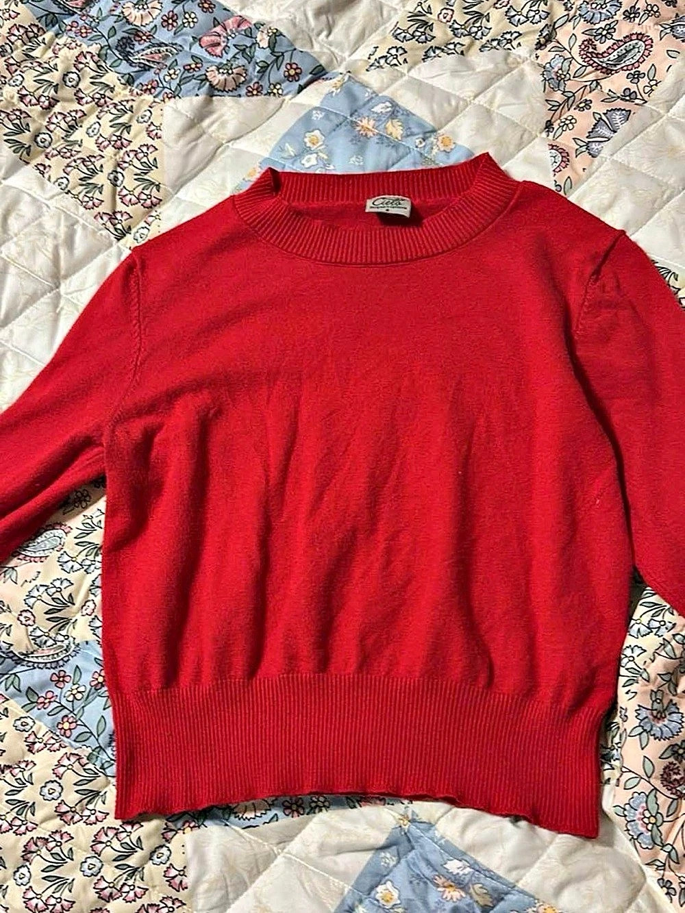 Cielo Women's Red Crewneck Sweater Small